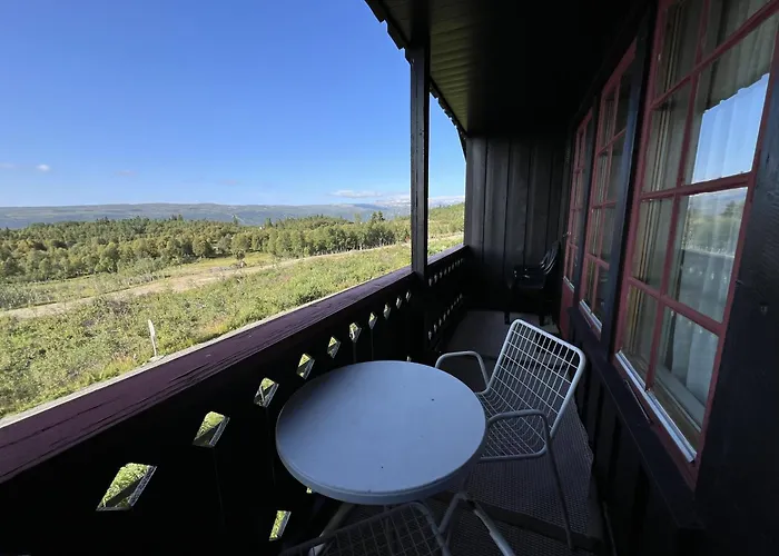 Apartment 2-bedroom With Balcony & Fireplace!