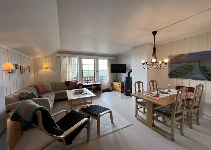 2-bedroom With Balcony & Fireplace! 公寓