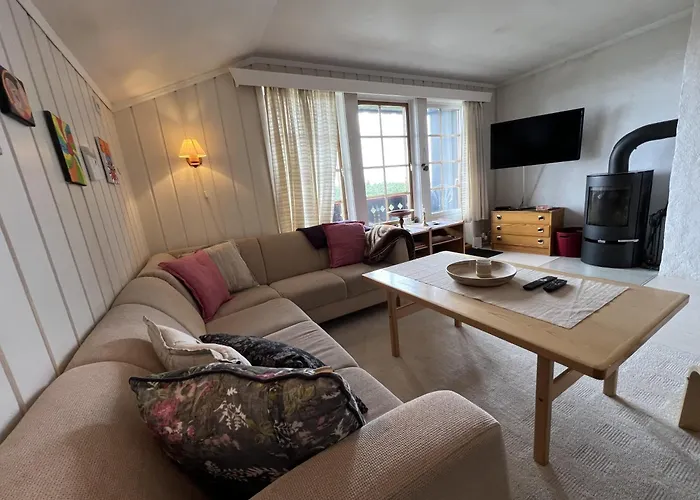 2-bedroom With Balcony & Fireplace! 公寓 Beitostolen
